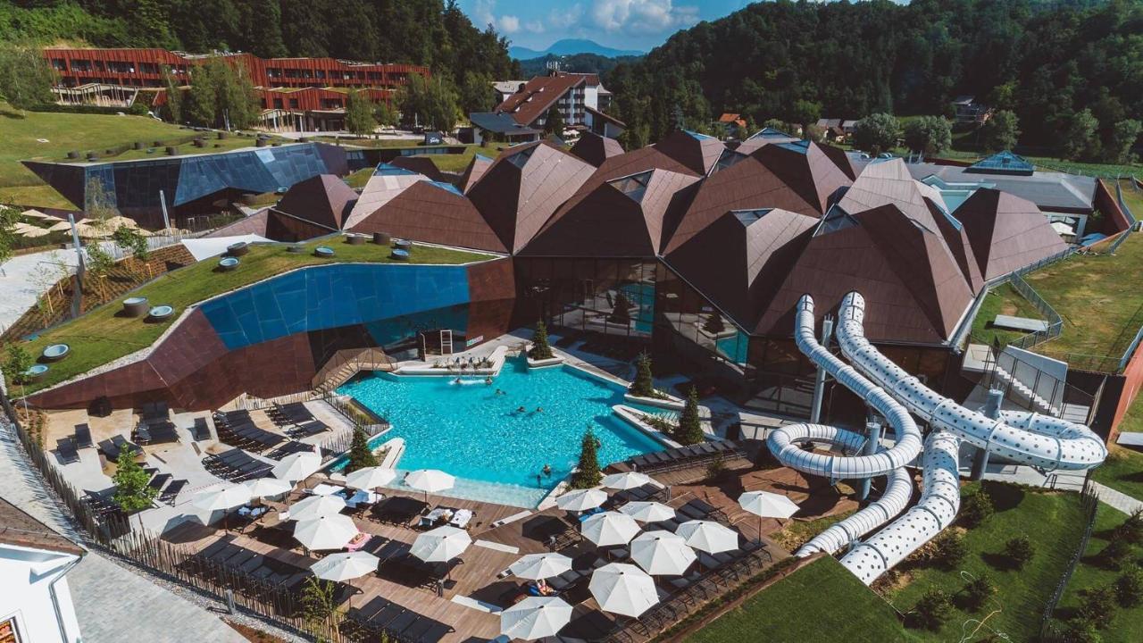 79m² 2 slaapkamer, 2 privé badkamer Appartement in Podčetrtek Buitenkant foto