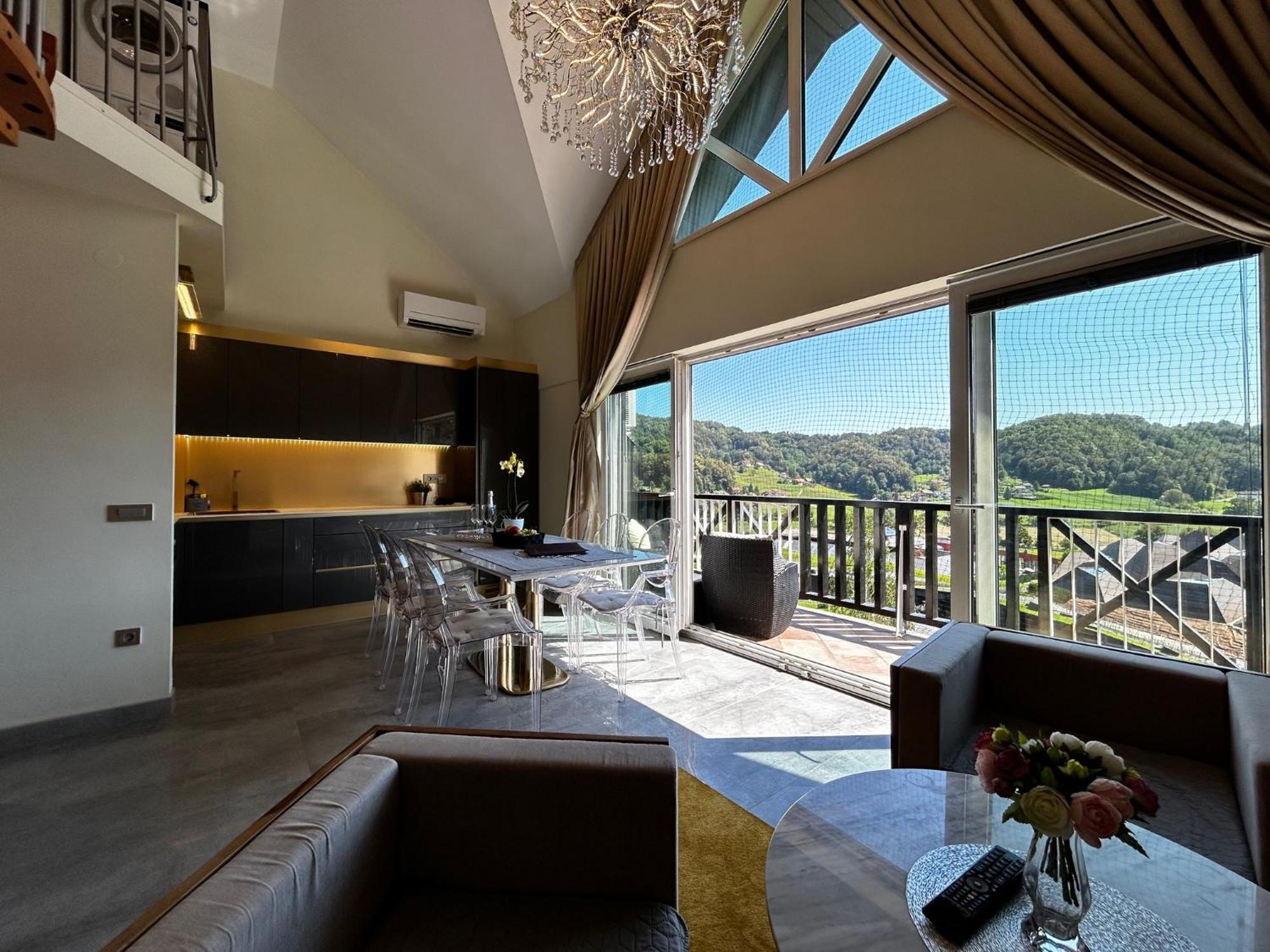 79m² 2 slaapkamer, 2 privé badkamer Appartement in Podčetrtek Buitenkant foto