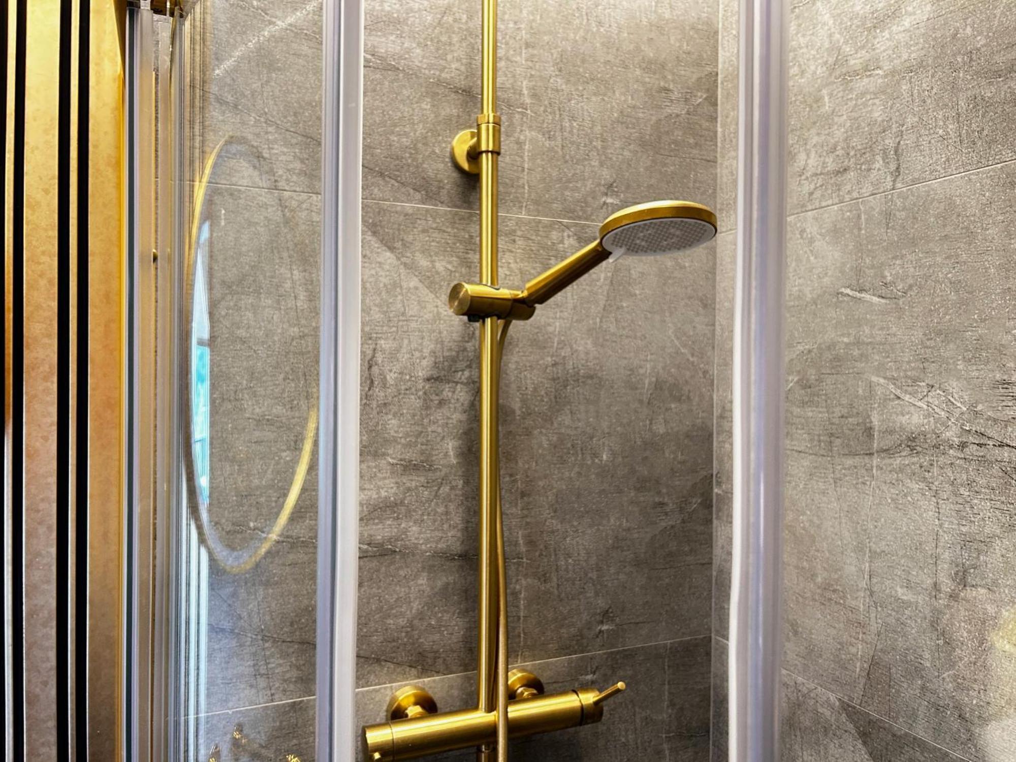 79m² 2 slaapkamer, 2 privé badkamer Appartement in Podčetrtek Buitenkant foto