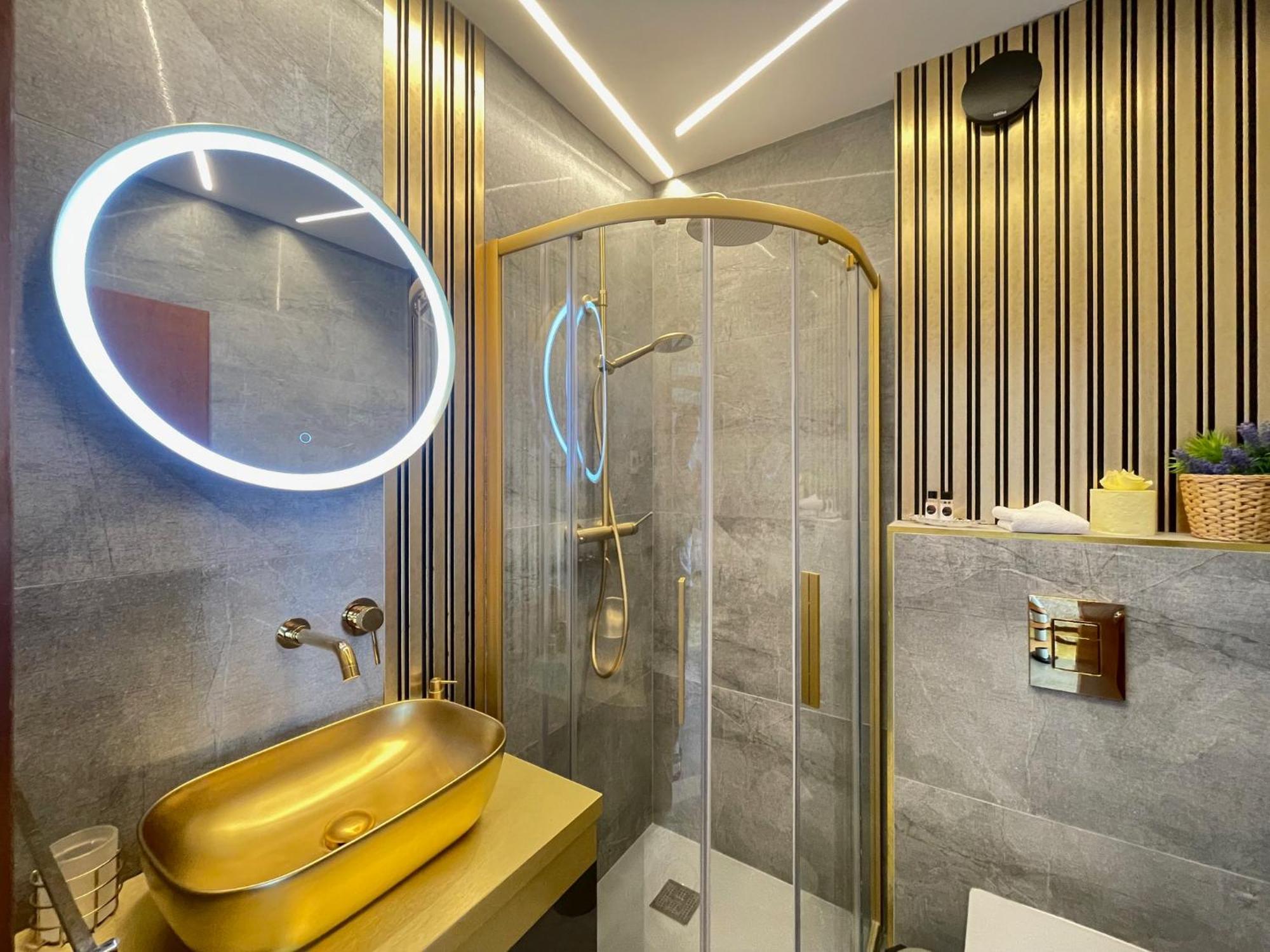 79m² 2 slaapkamer, 2 privé badkamer Appartement in Podčetrtek Buitenkant foto