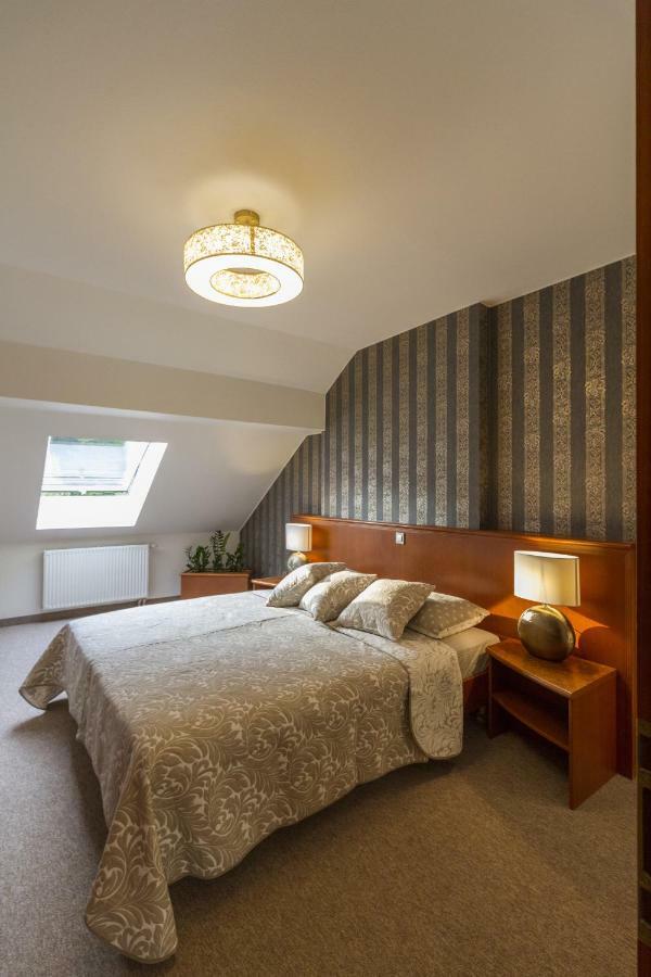 79m² 2 slaapkamer, 2 privé badkamer Appartement in Podčetrtek Buitenkant foto