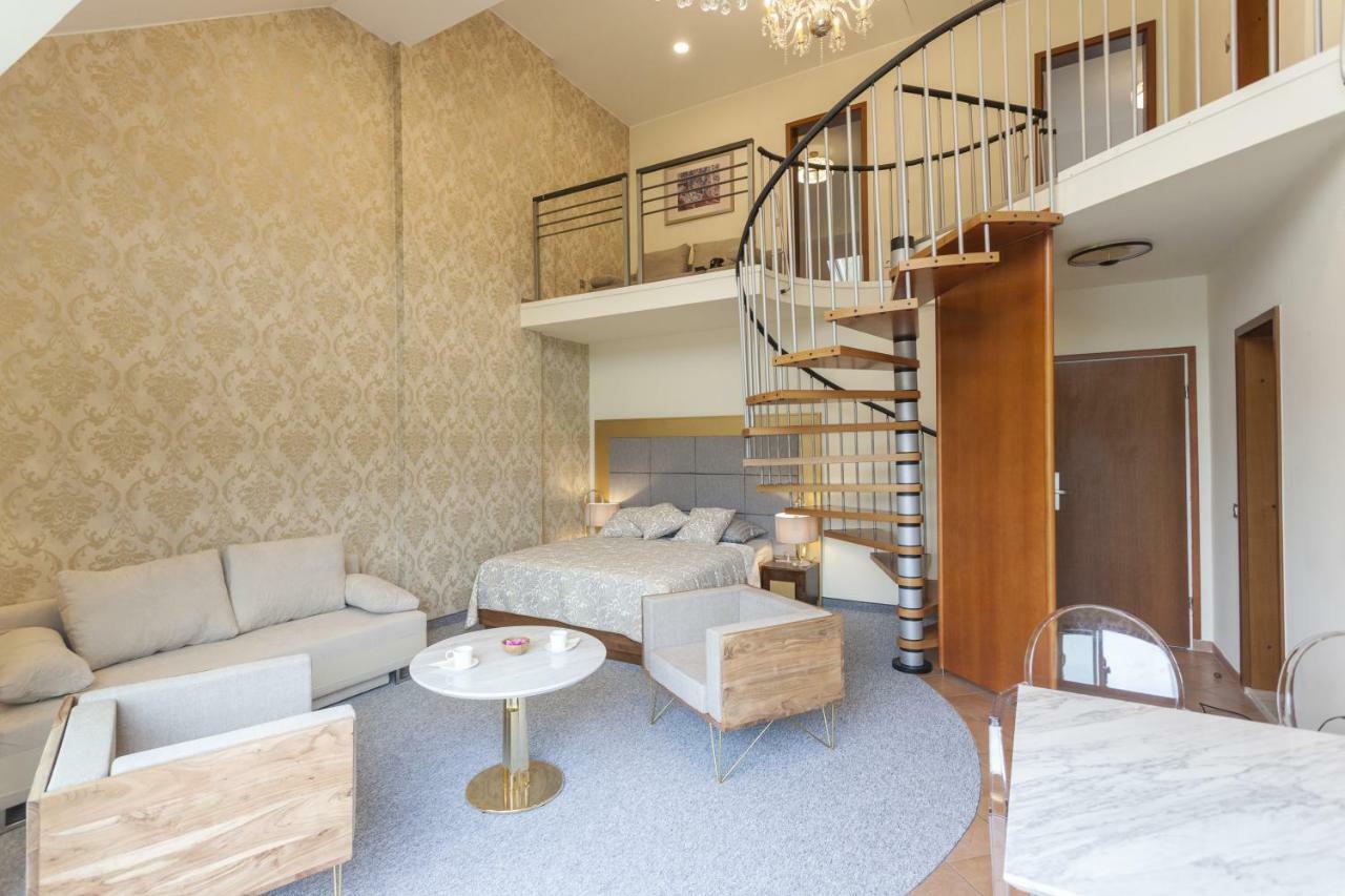 79m² 2 slaapkamer, 2 privé badkamer Appartement in Podčetrtek Buitenkant foto