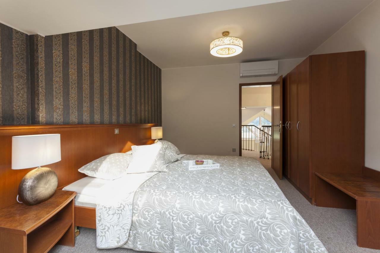 79m² 2 slaapkamer, 2 privé badkamer Appartement in Podčetrtek Buitenkant foto