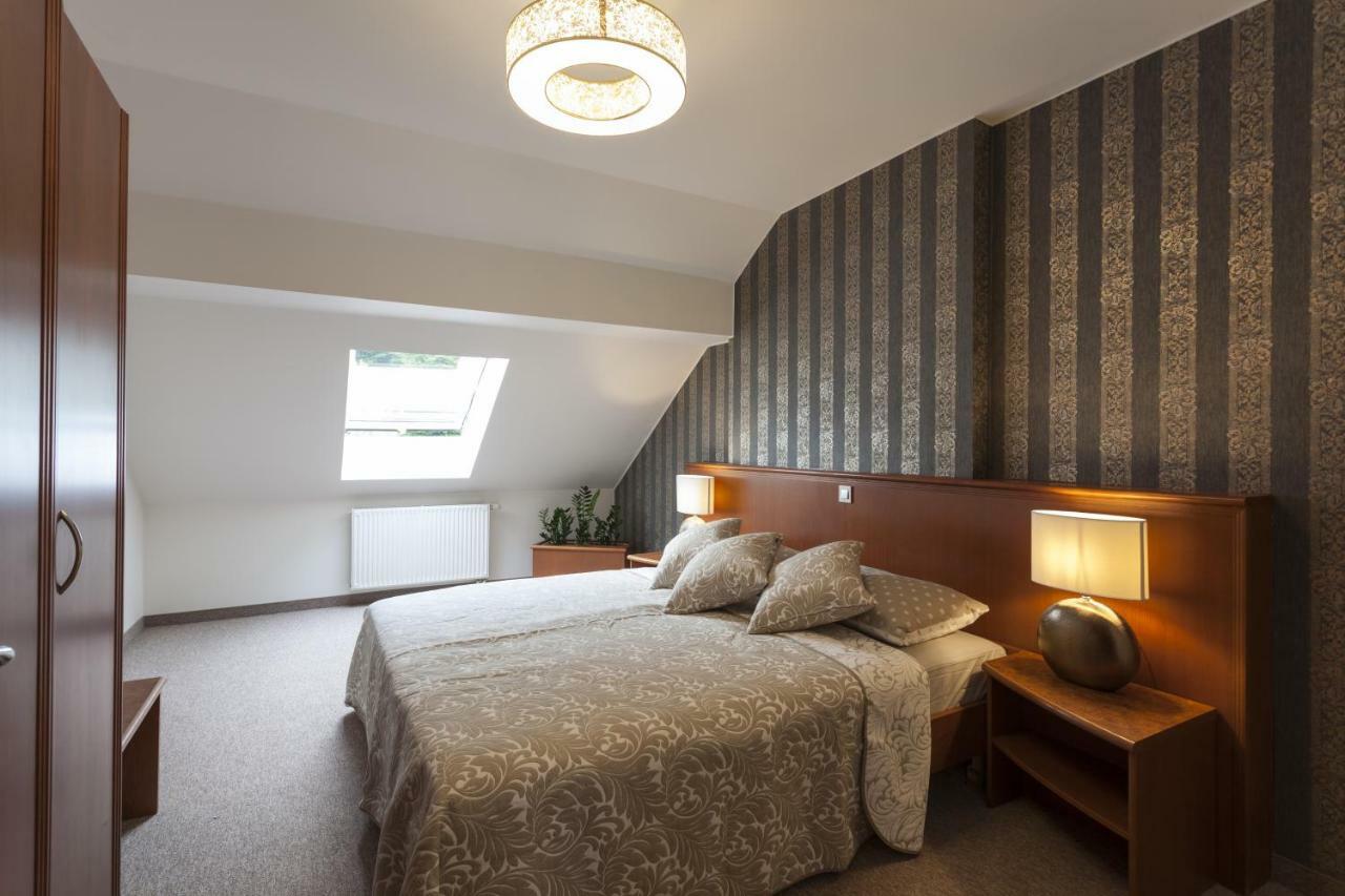 79m² 2 slaapkamer, 2 privé badkamer Appartement in Podčetrtek Buitenkant foto